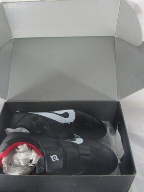 peloton cycling shoes Size 40 Black/red